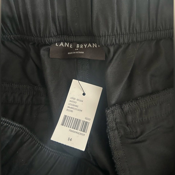 LANE BRYANT Mid Rise Capri - Picture 5 of 8